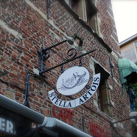 The 16th Century Horse Alley