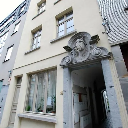 The 16th Century Horse Alley Amberes