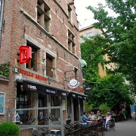 The 16th Century Horse Alley アパート